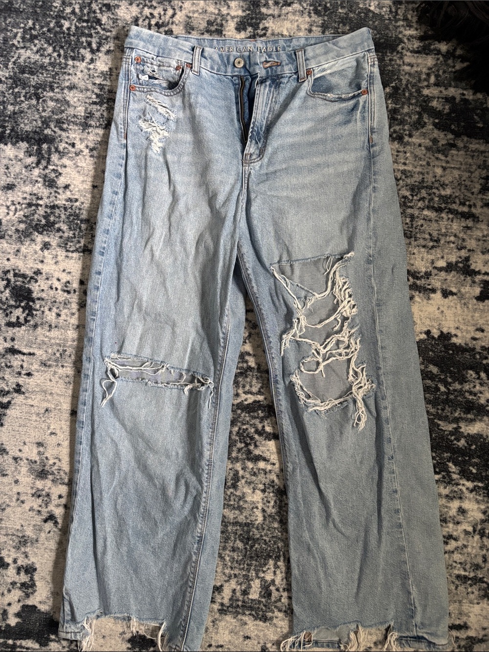 Light Blue Distressed Women's Jeans - Relaxed Fit - AE
